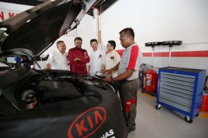 Kia-MPV-Car-Service-launch-4-768x512