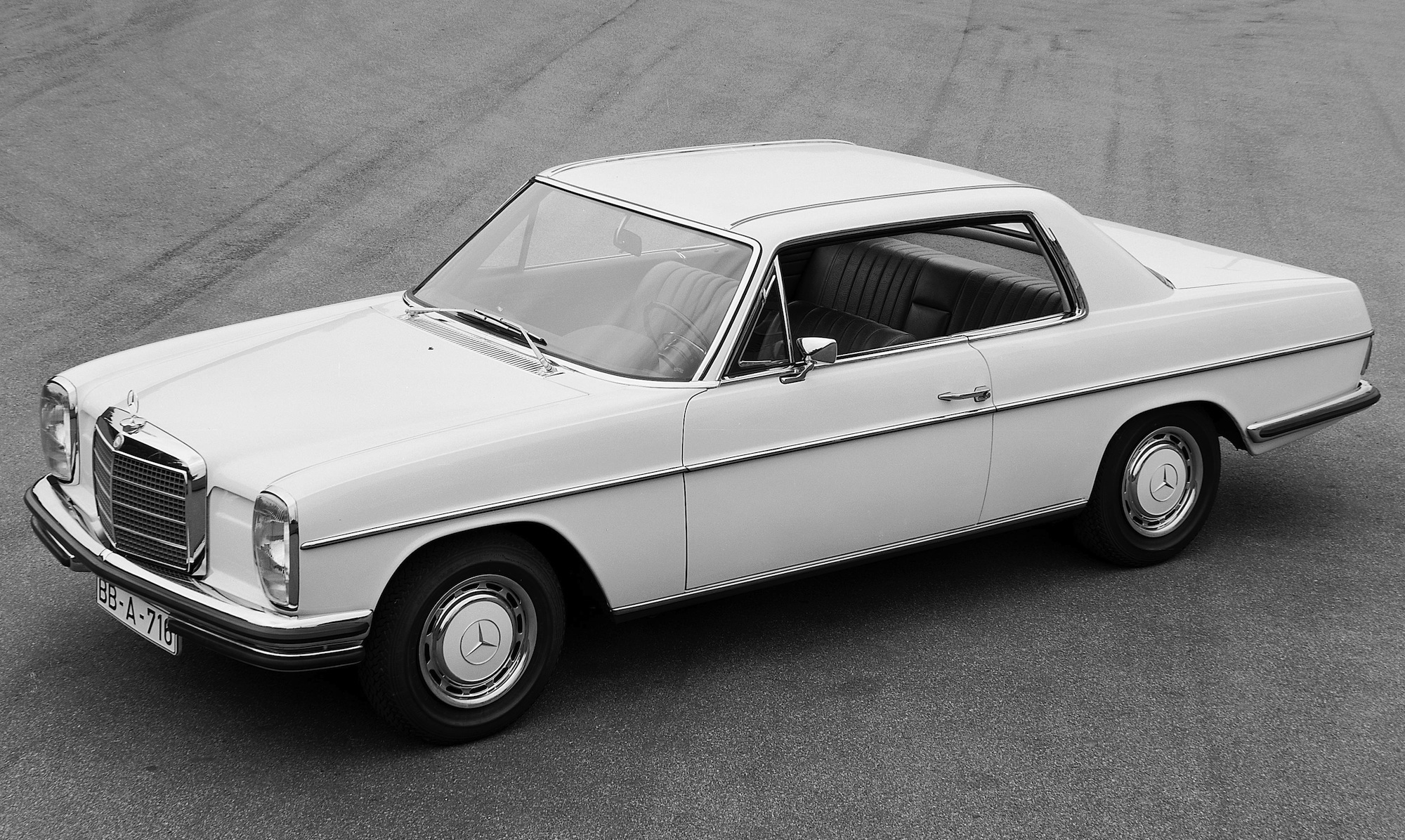 Mercedes W114 coupe celebrates 50 years of movement