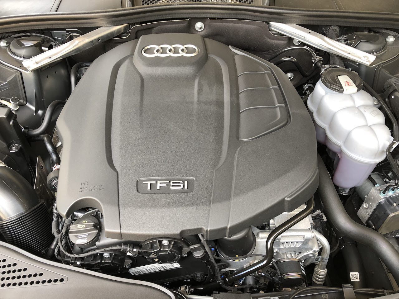 Audi A5 Sportback TFSI_engine