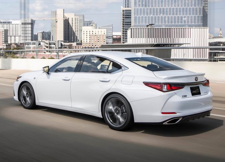 Lexus Es 250 At Rm299,888. It's The Revised 7th Generation - Automacha