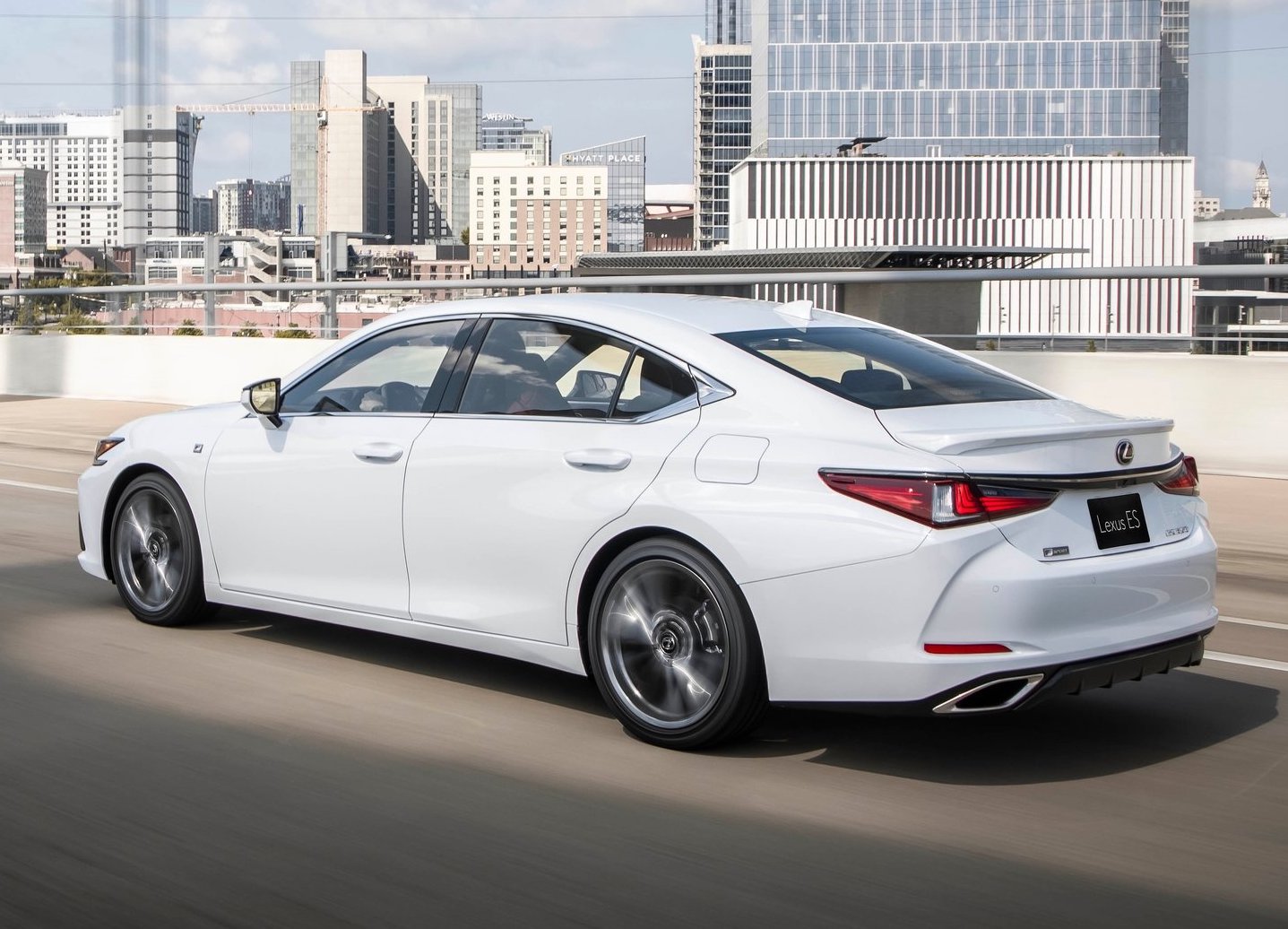 Lexus ES 250 at RM299,888. It's the revised 7th generation Automacha