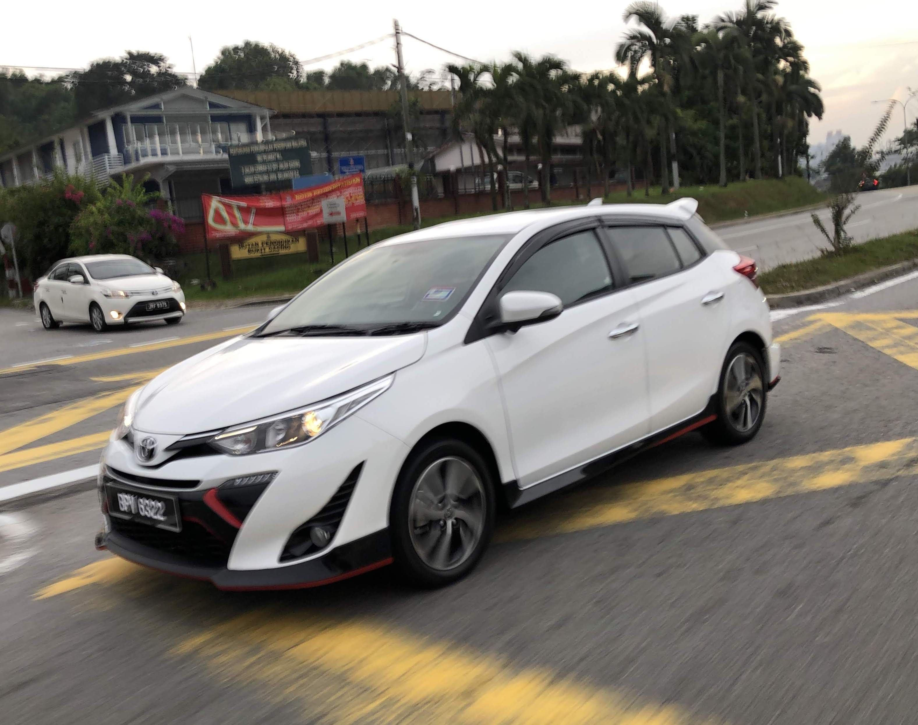 Toyota Yaris 1.5 auto test drive review Automacha