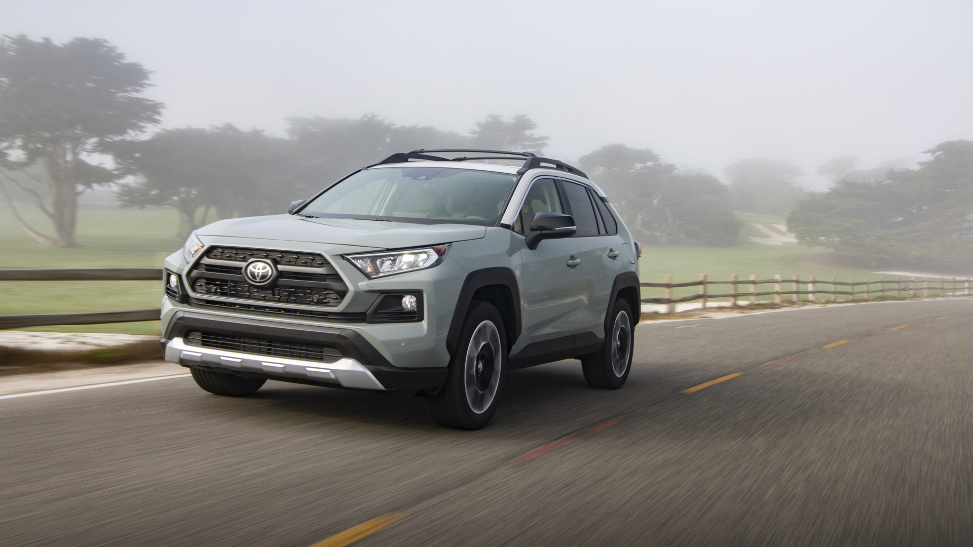 The 2019 Toyota RAV4 gets IIHS' highest rating: Top Safety Pick ...