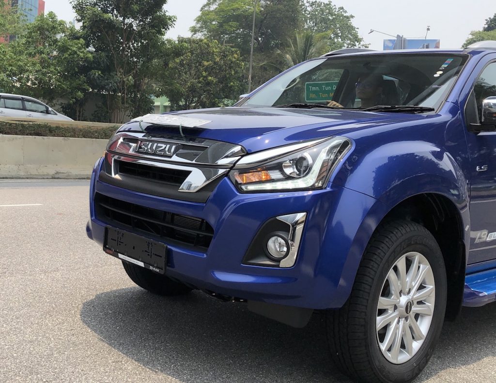 Isuzu D-Max 1.9L Bluepower caught on camera - Automacha