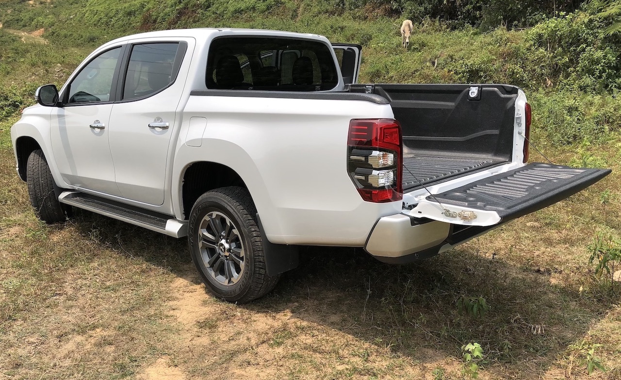 Mitsubishi Triton test drive review