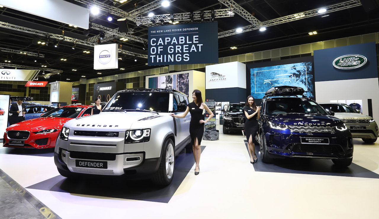 Jaguar Land Rover Unveils New Land Rover Defender