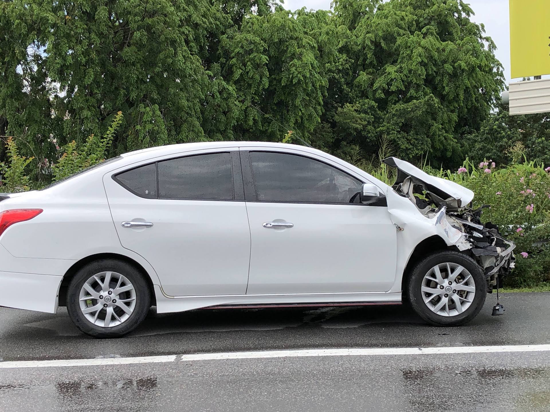 Nissan Almera accident