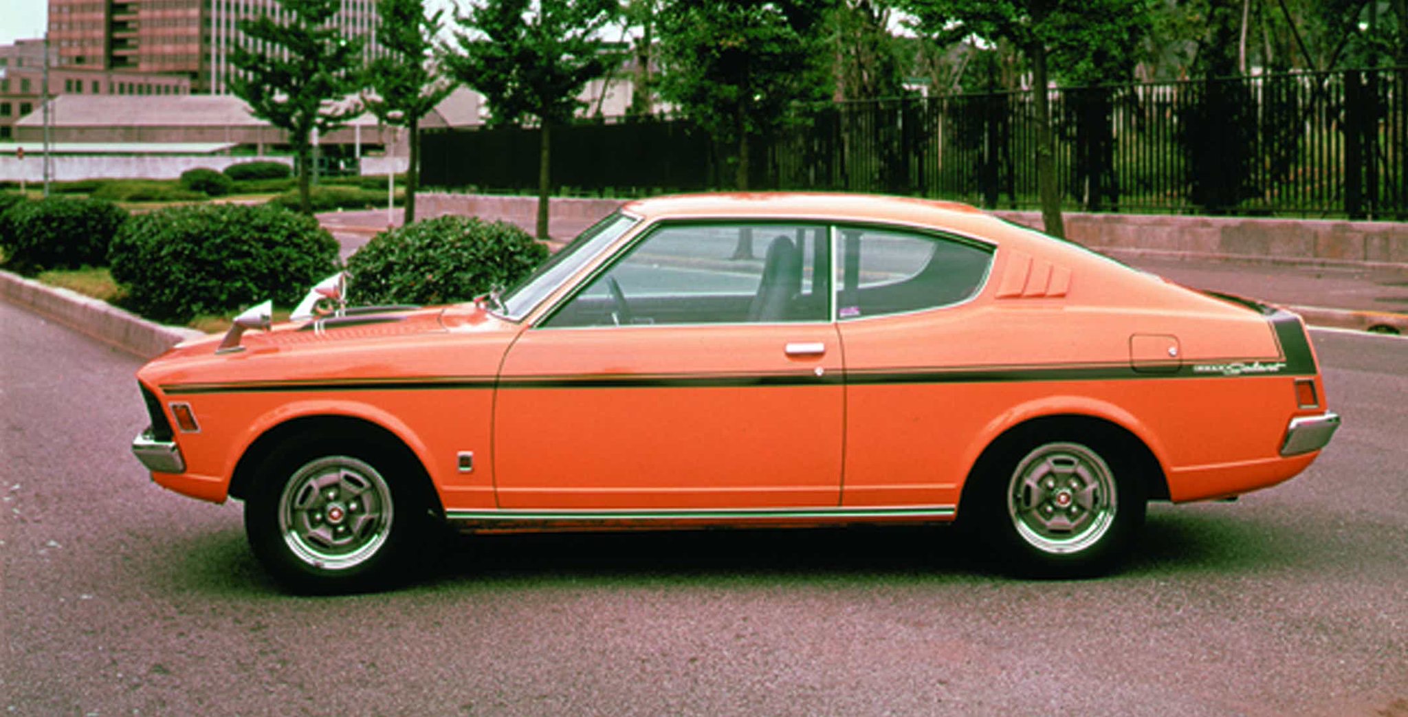 1970 Mitsubishi Galant GTO side