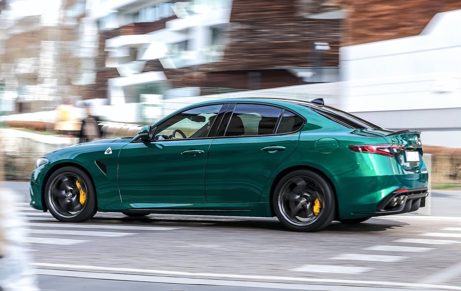 Alfa Romeo Giulia Quadrifoglio Goes Green side view