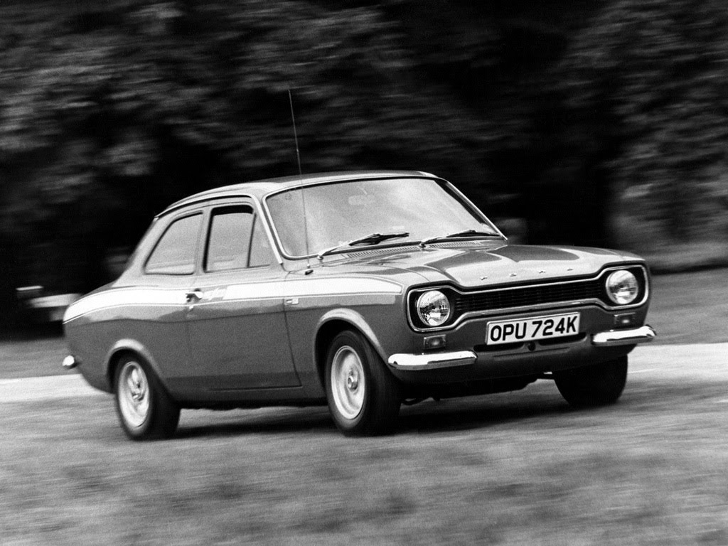 Ford Escort Mk1 2 door driving