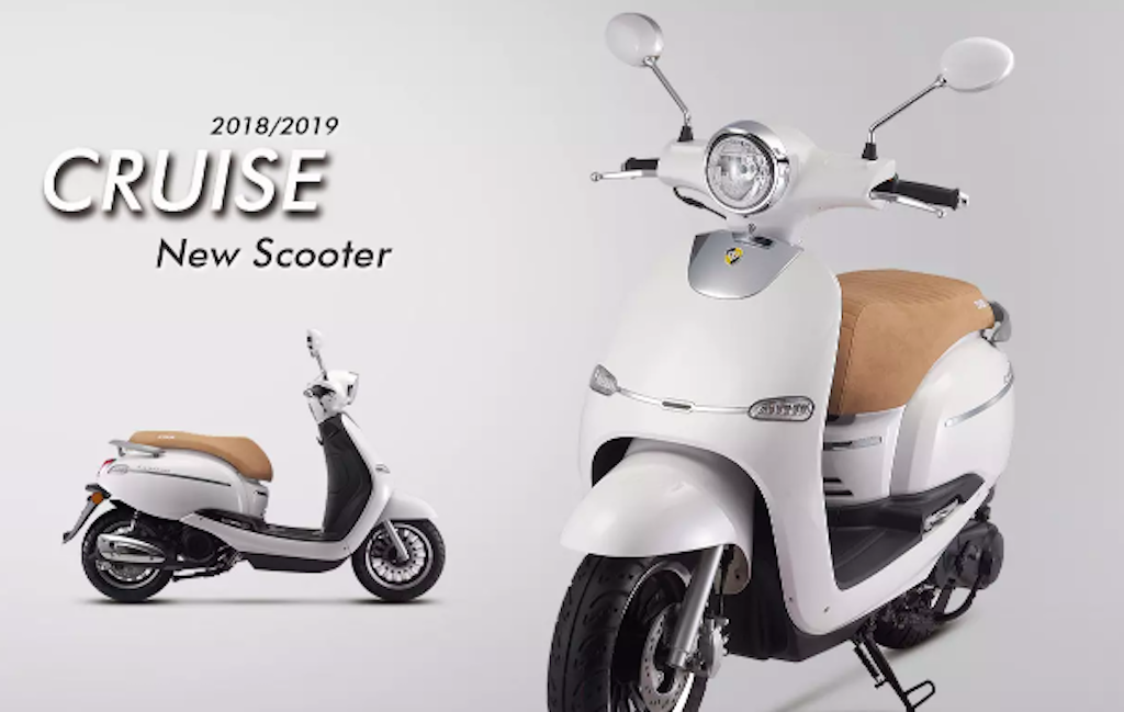 This Chinese Scooter Is A Hilarious Copycat Version Of Vespa ZX 125