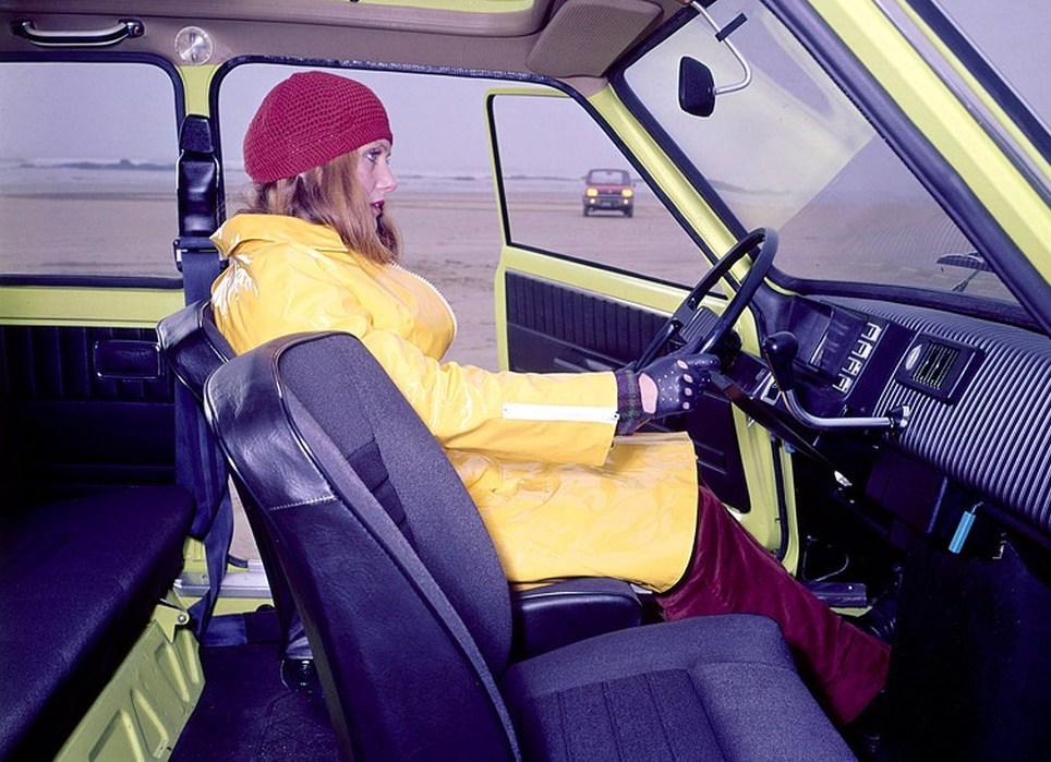 Renault 5 TL classic compact car dashboard