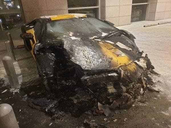 Lamborghini Aventador Catches Fire_4