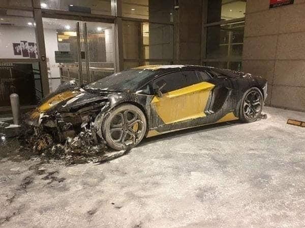 Lamborghini Aventador Catches Fire_1