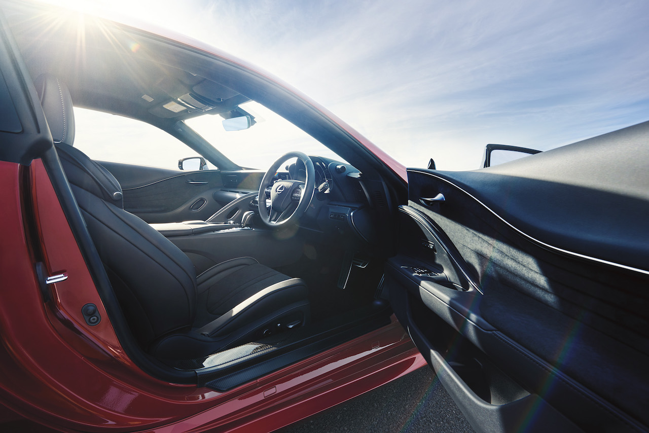 2020 Lexus LC 500_supercar_cabin