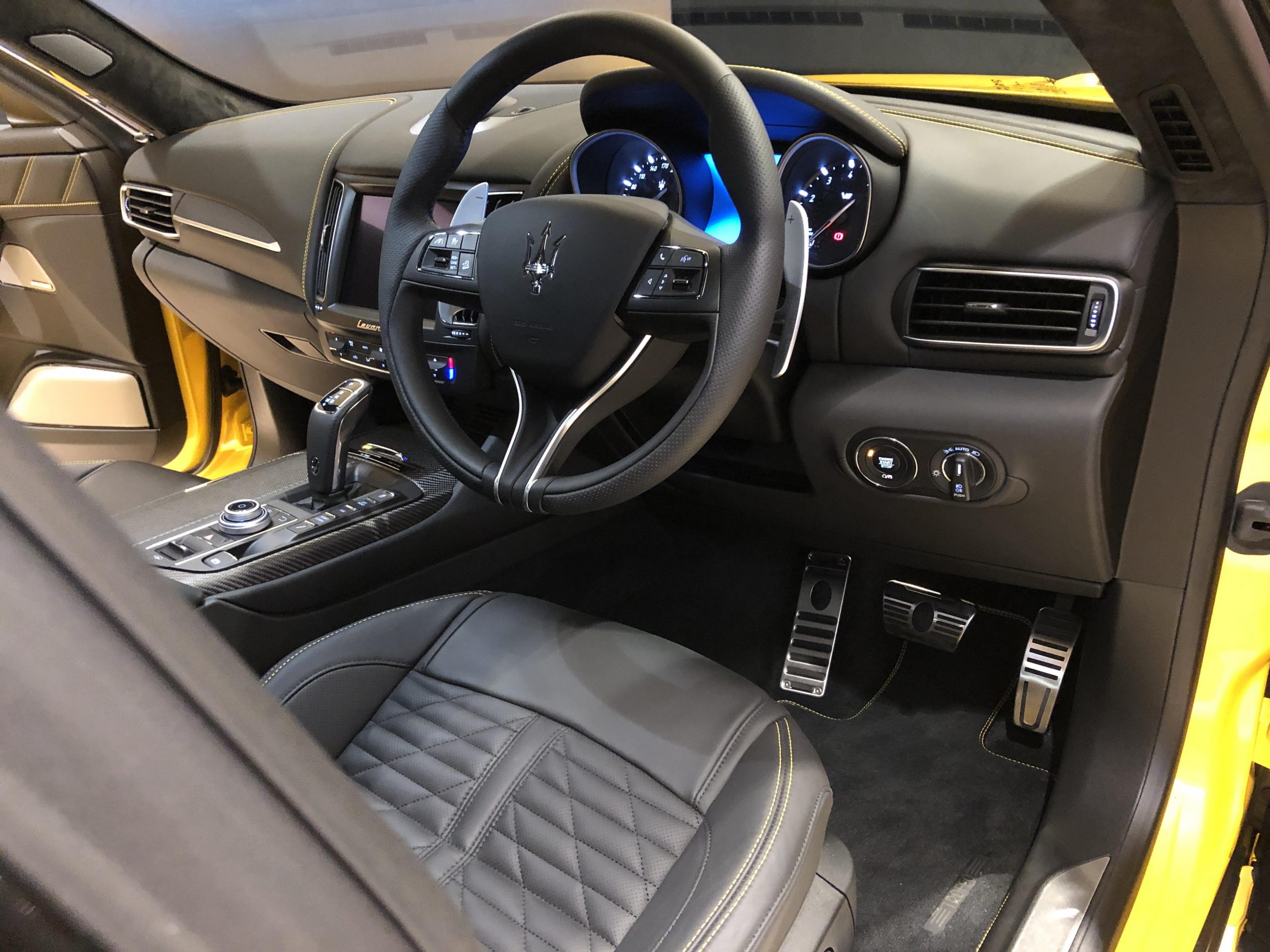 Maserati Levante Trofeo front seats