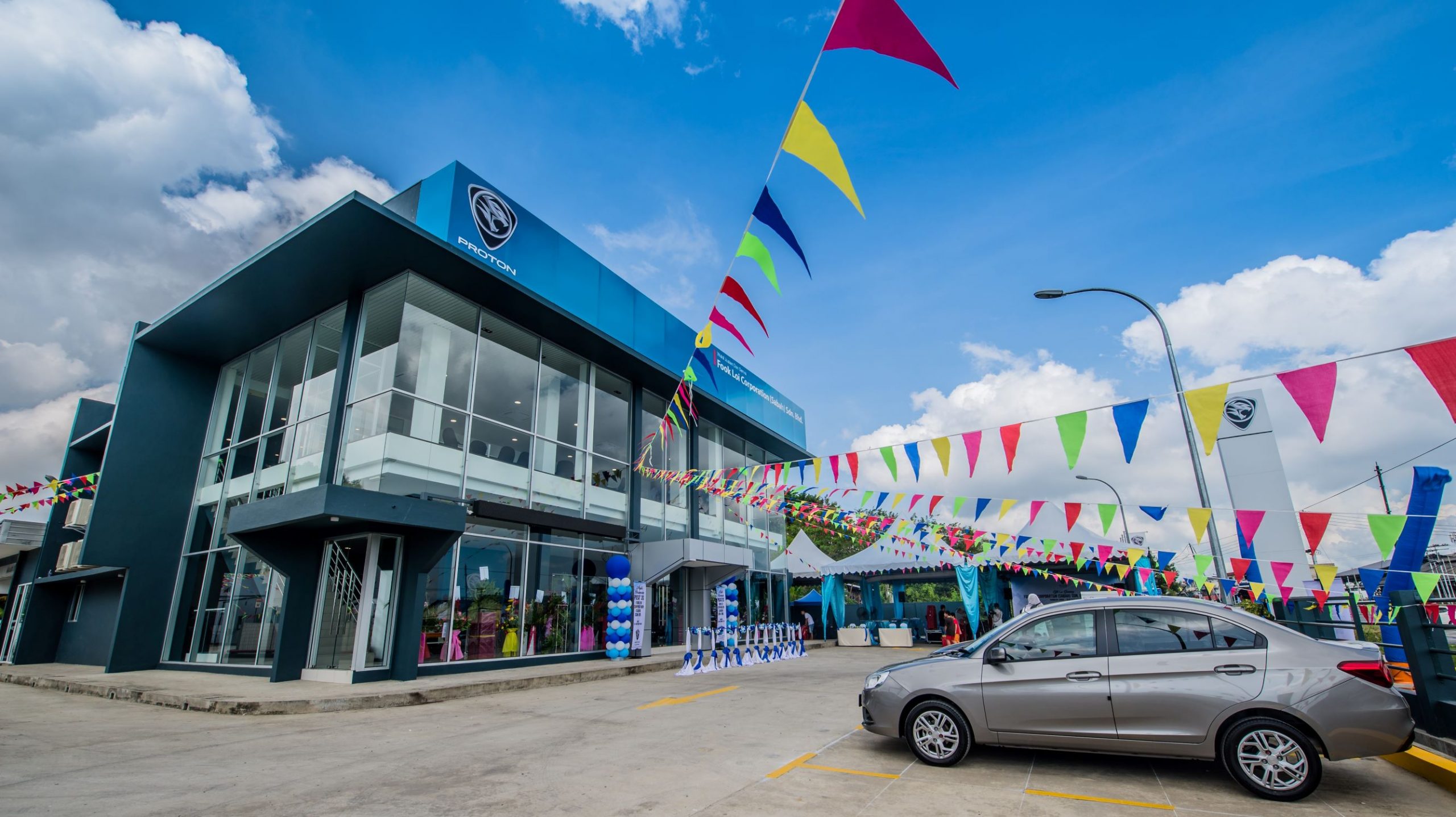 Proton new showroom