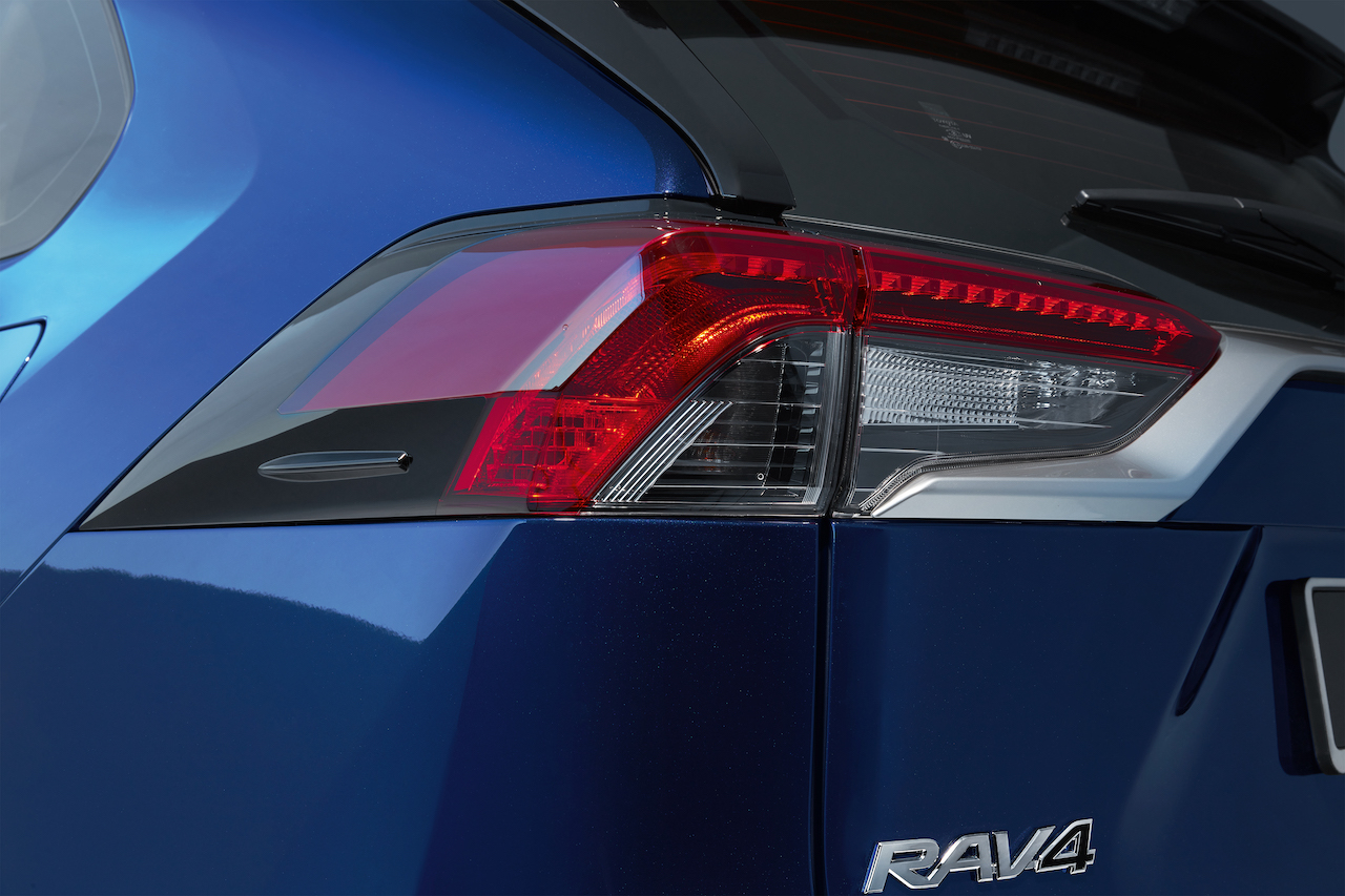 Toyota RAV4_2020_Launch_lights