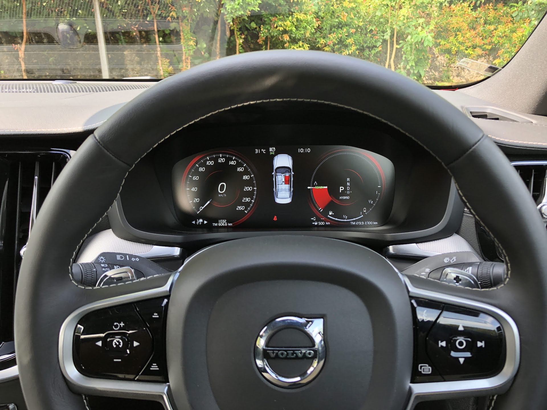 Volvo S60 T8 R-Design PHEV_instrument cluster