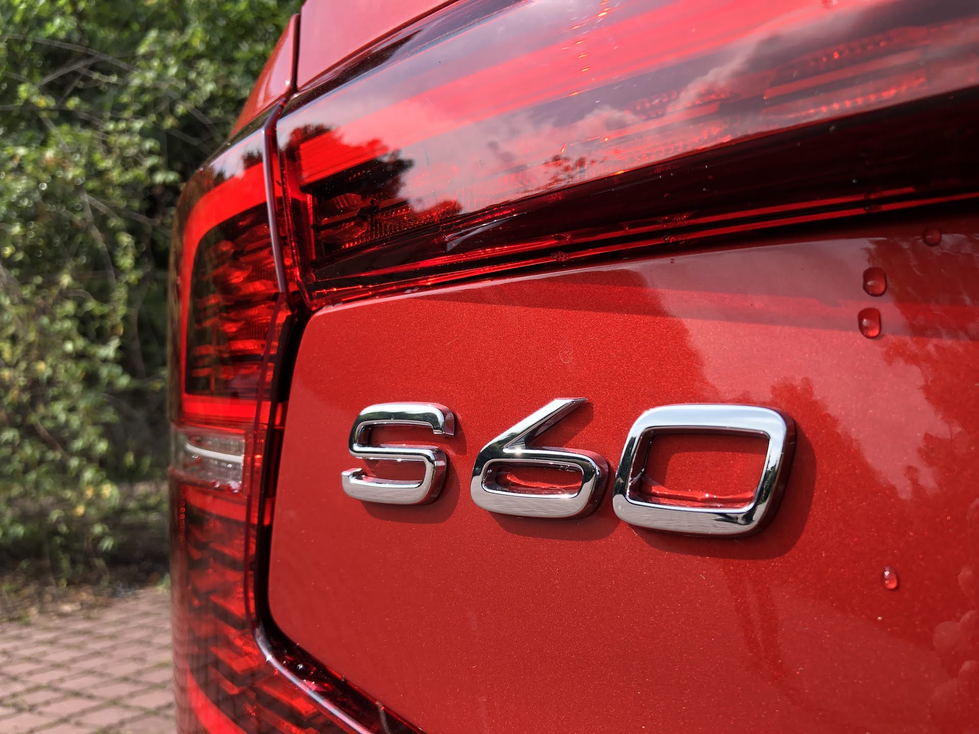 Volvo S60 T8 R-Design PHEV_logo