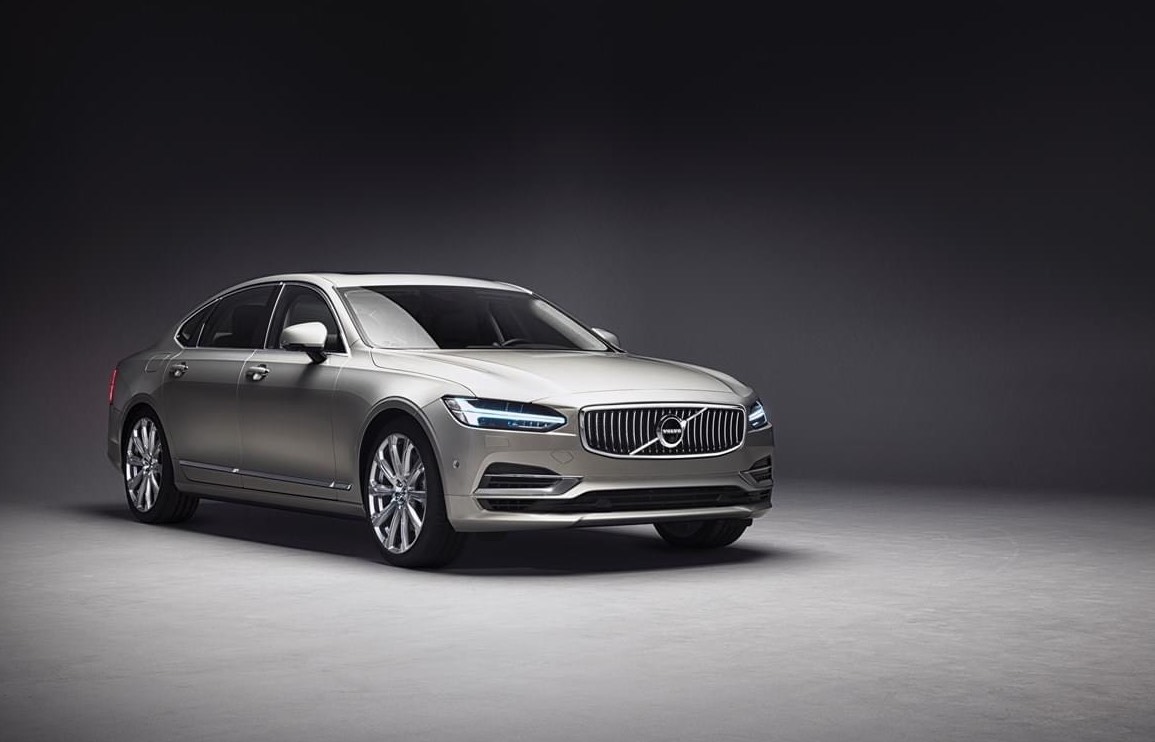 Volvo S90 T8