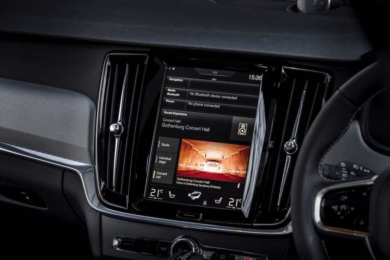 Volvo S90 cabin