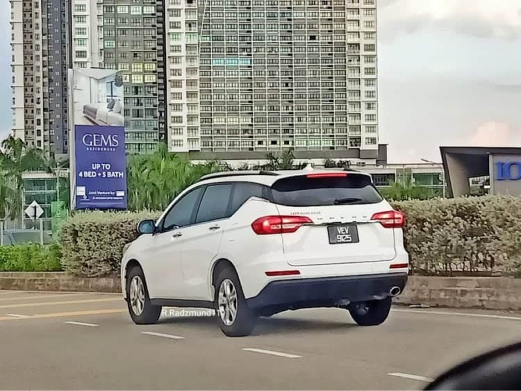 M6 SUV rear