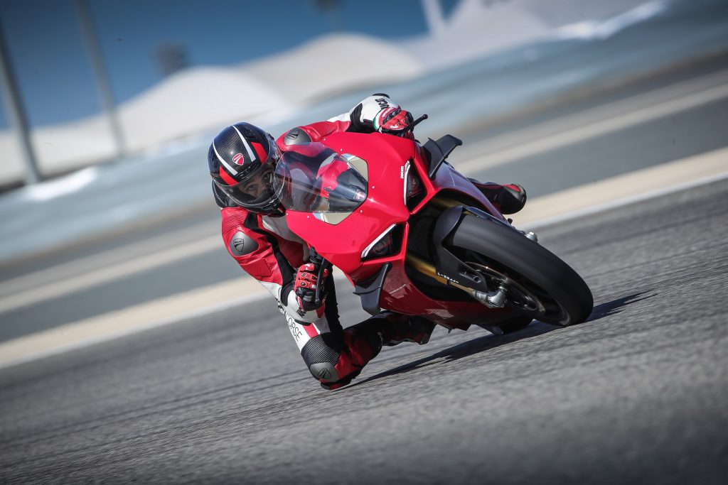 DUCATI PANIGALE V4 ACTION_30_UC143794_High 1024x683