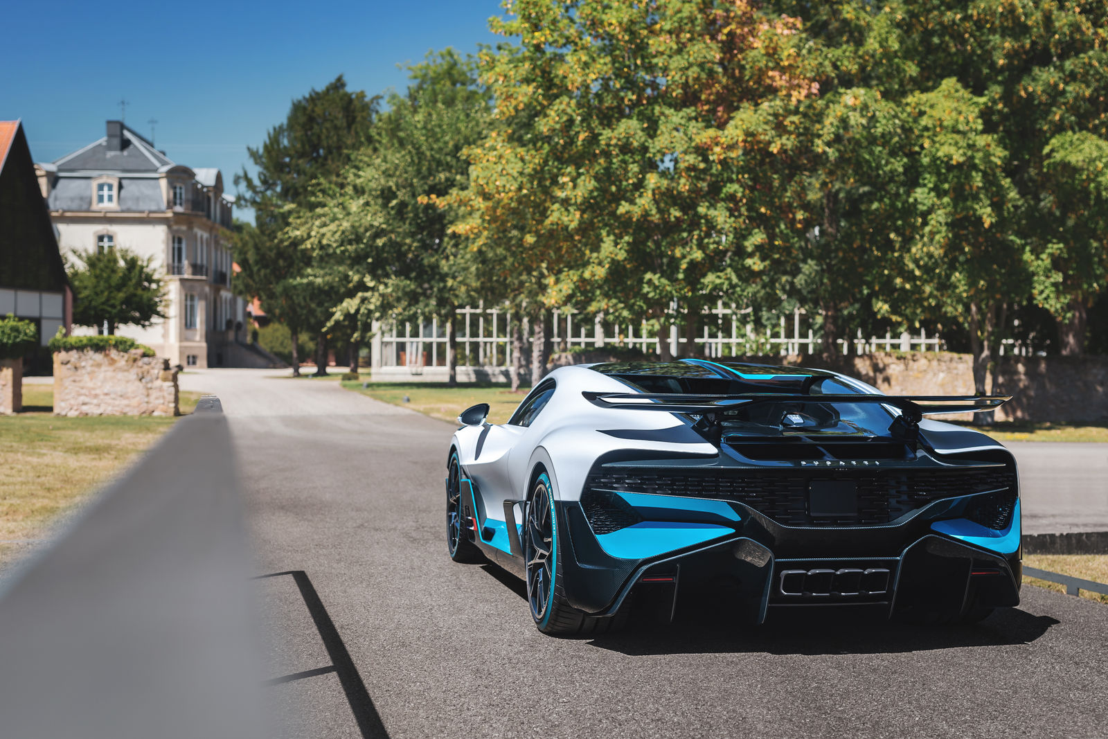 bugatti divo