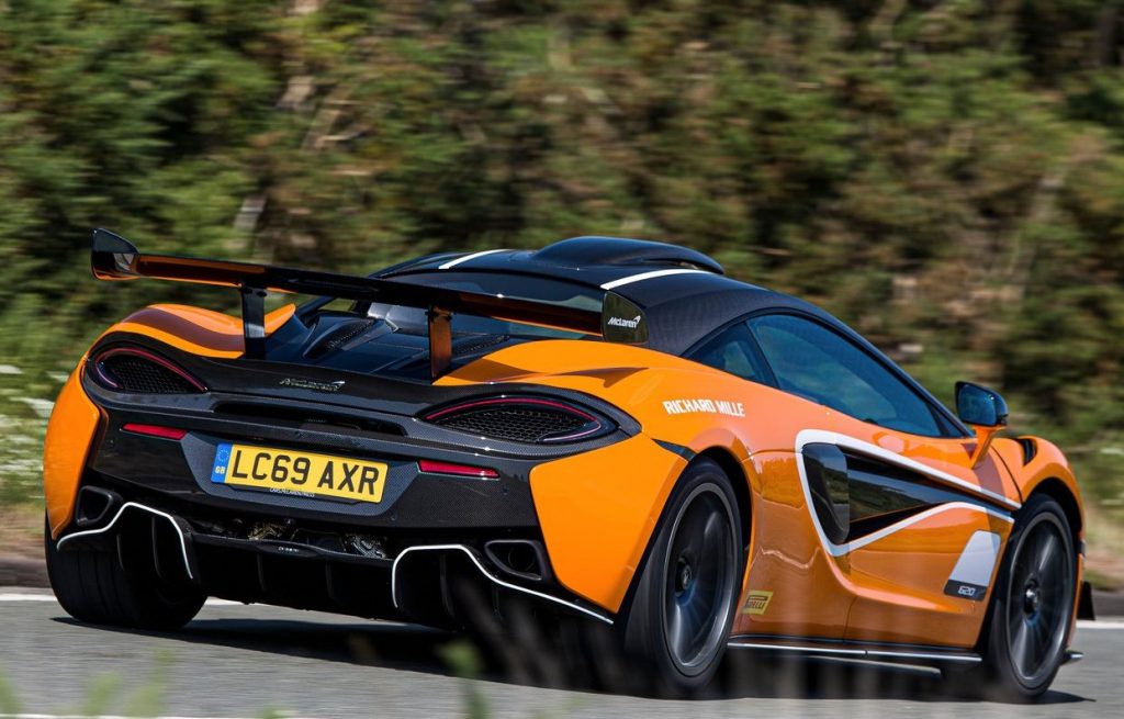 McLaren Unveils Hardcore, Track-Focused 620R - Automacha