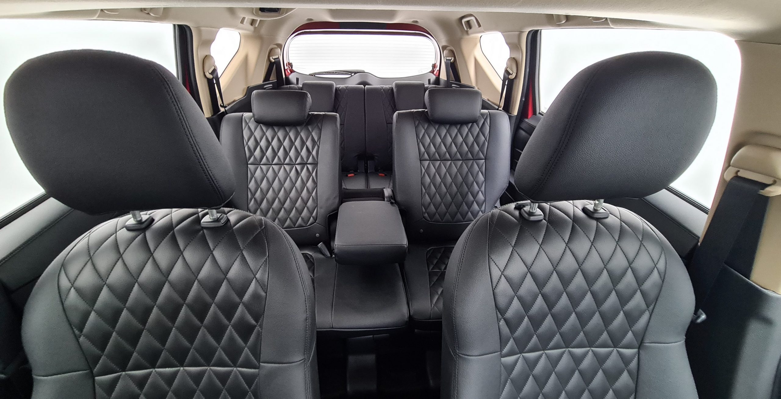 Mitsubishi XPANDER MPV seats