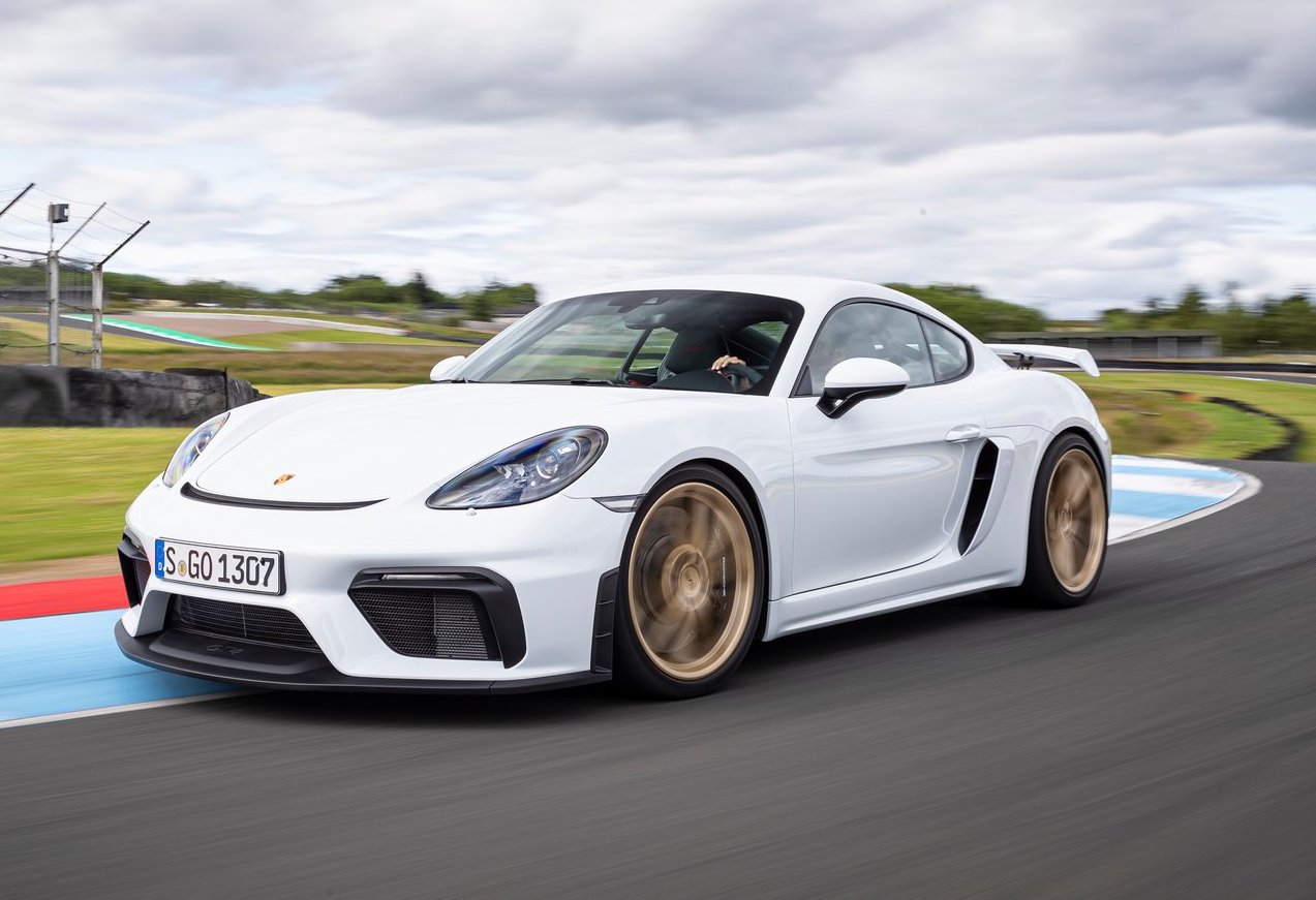 Porsche 718 Cayman gt4 2020