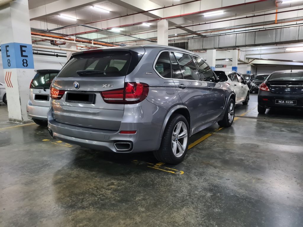 This Bmw X5 Driver Seems To Have A Problem Parking Automacha