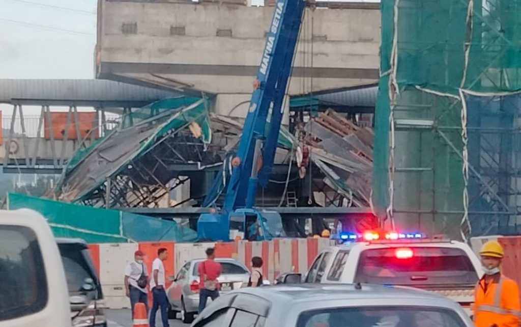 SUKE Highway Bridge Collapses Due To Trailer Collision - Automacha
