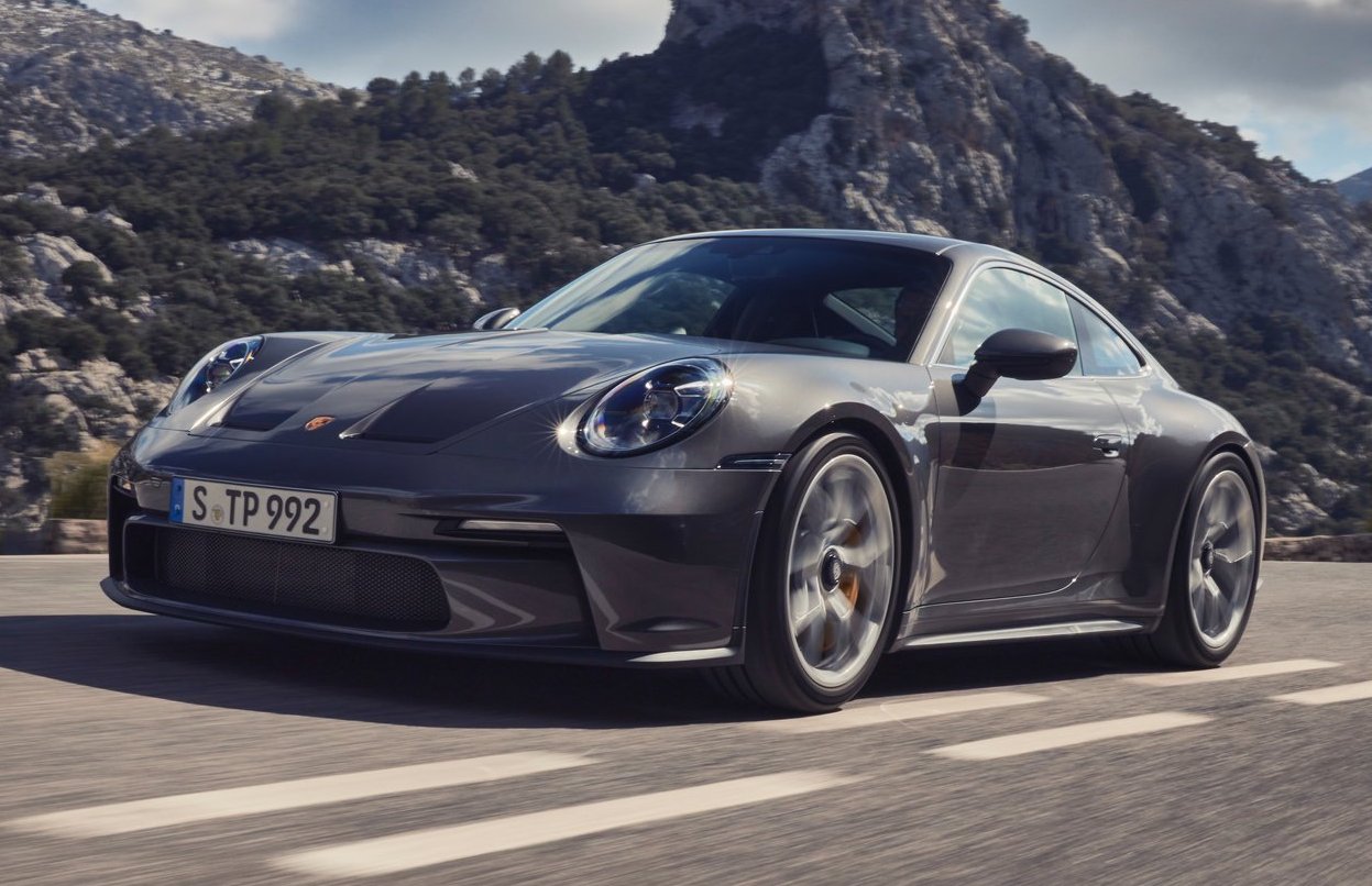 The Porsche 992 911 GT3 Touring Is Just A Wing-Less GT3 - Automacha