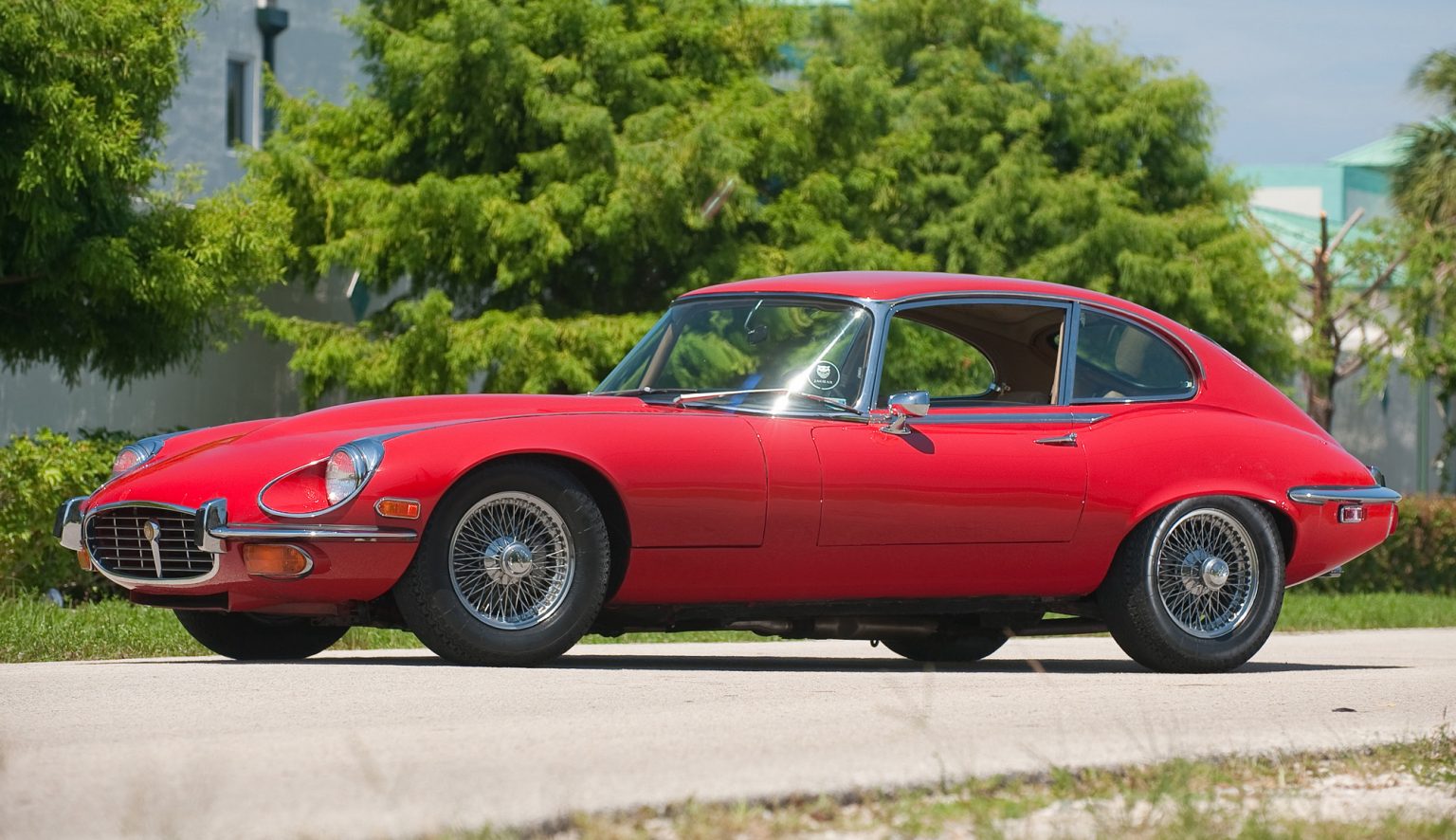 Jaguar e Type v12