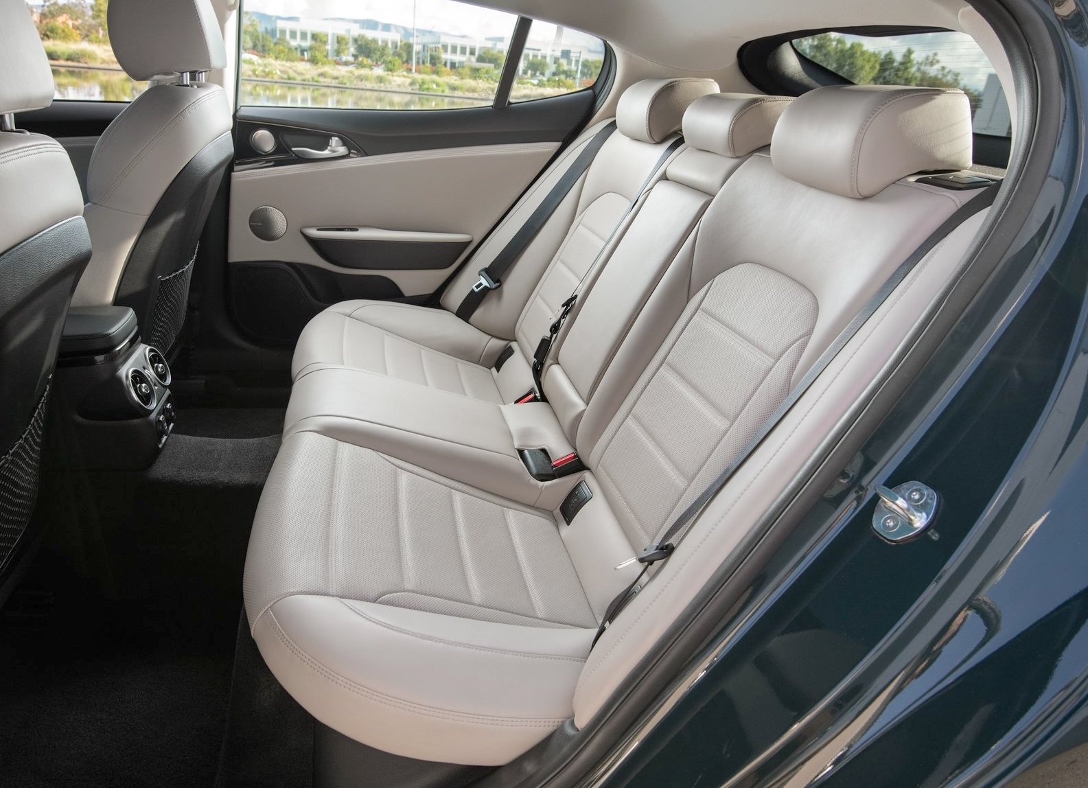 Kia Stinger rear seats_2022