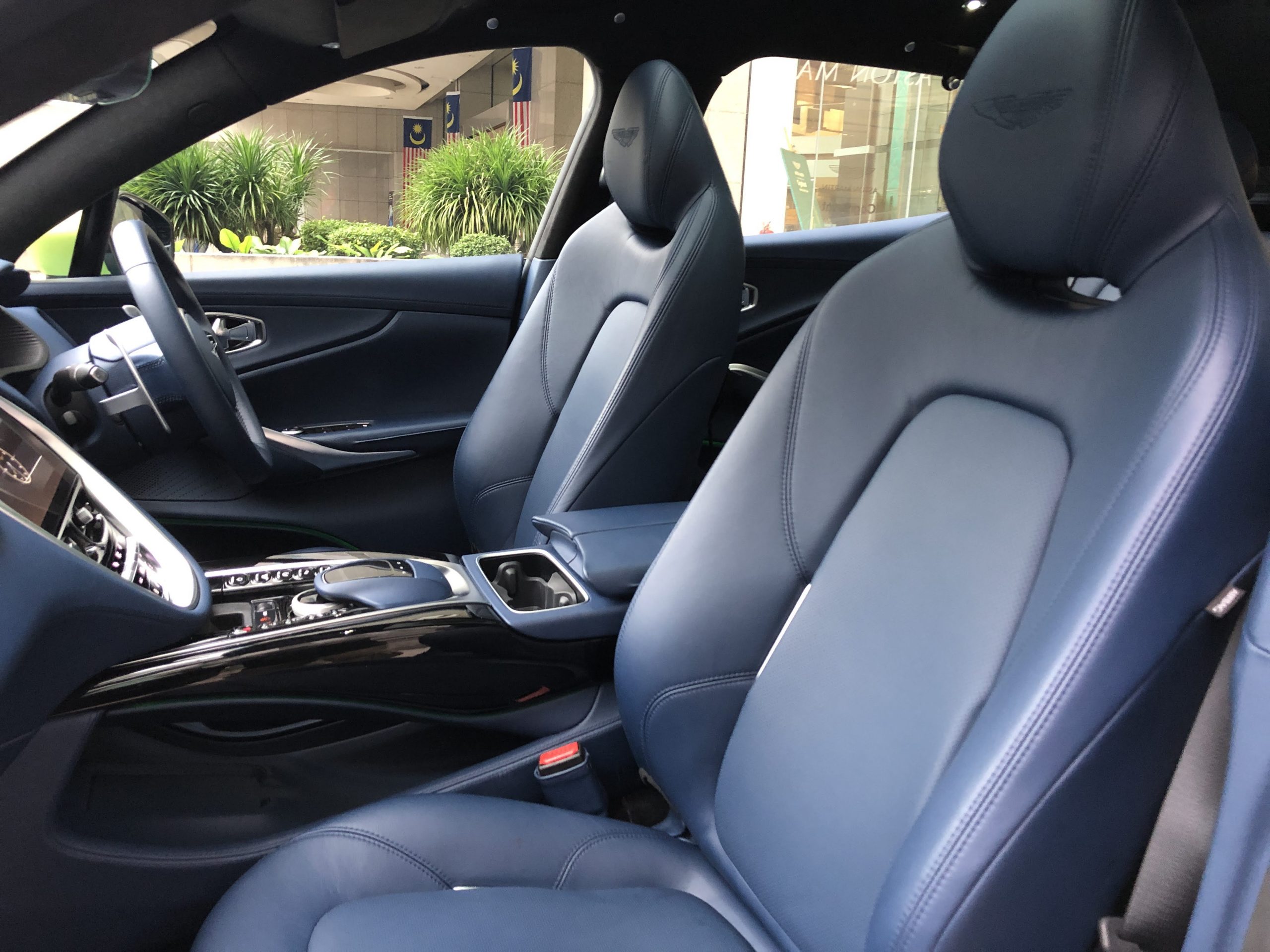 Aston Martin DBX front seats