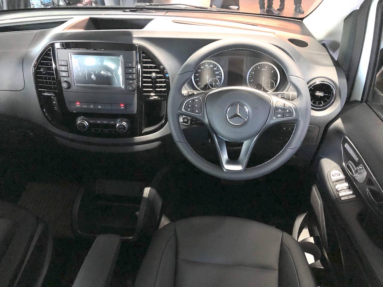 Mercedes-Benz Vito Tourer_cockpit