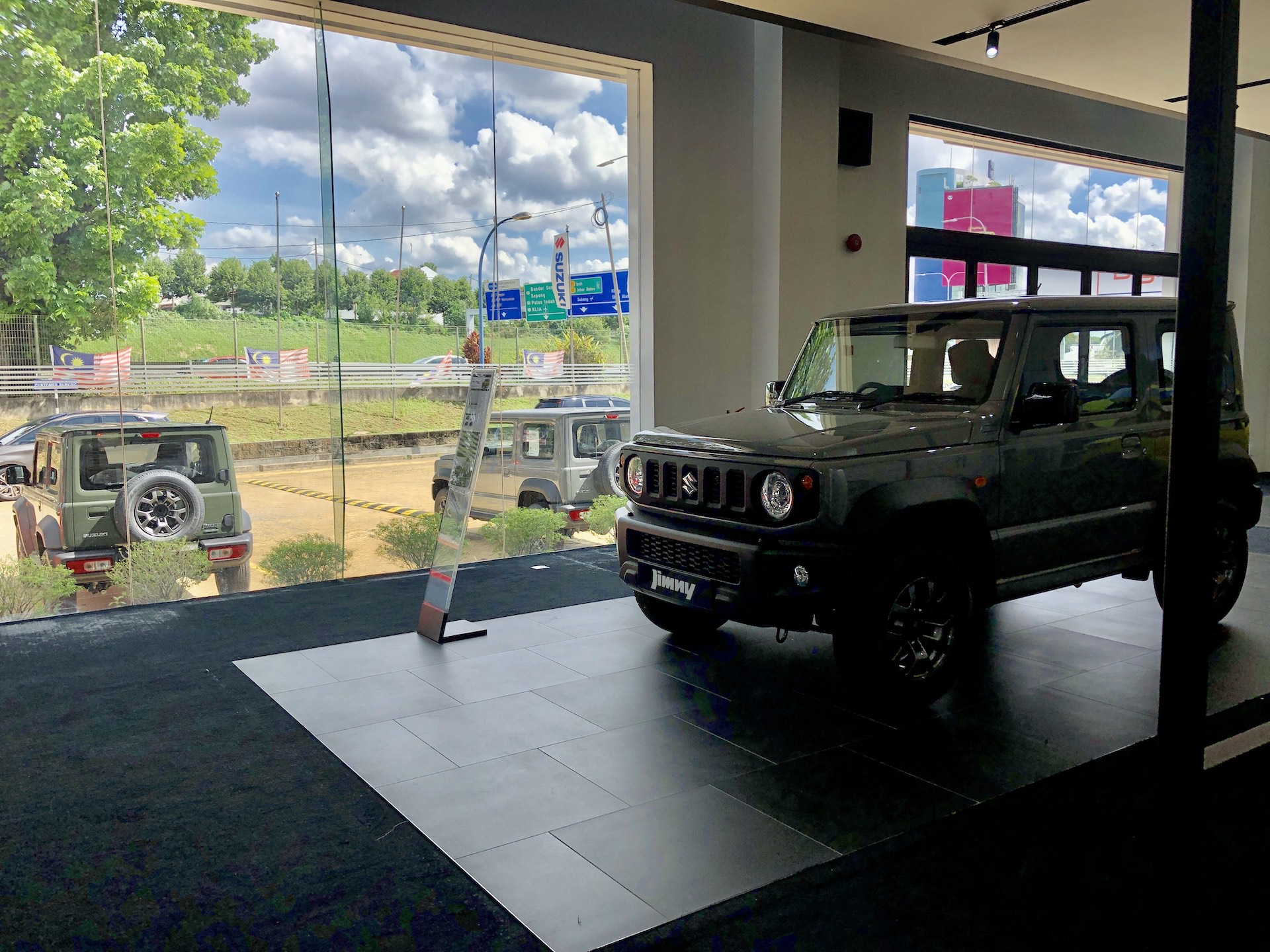 Suzuki Jimny 4x4 showroom