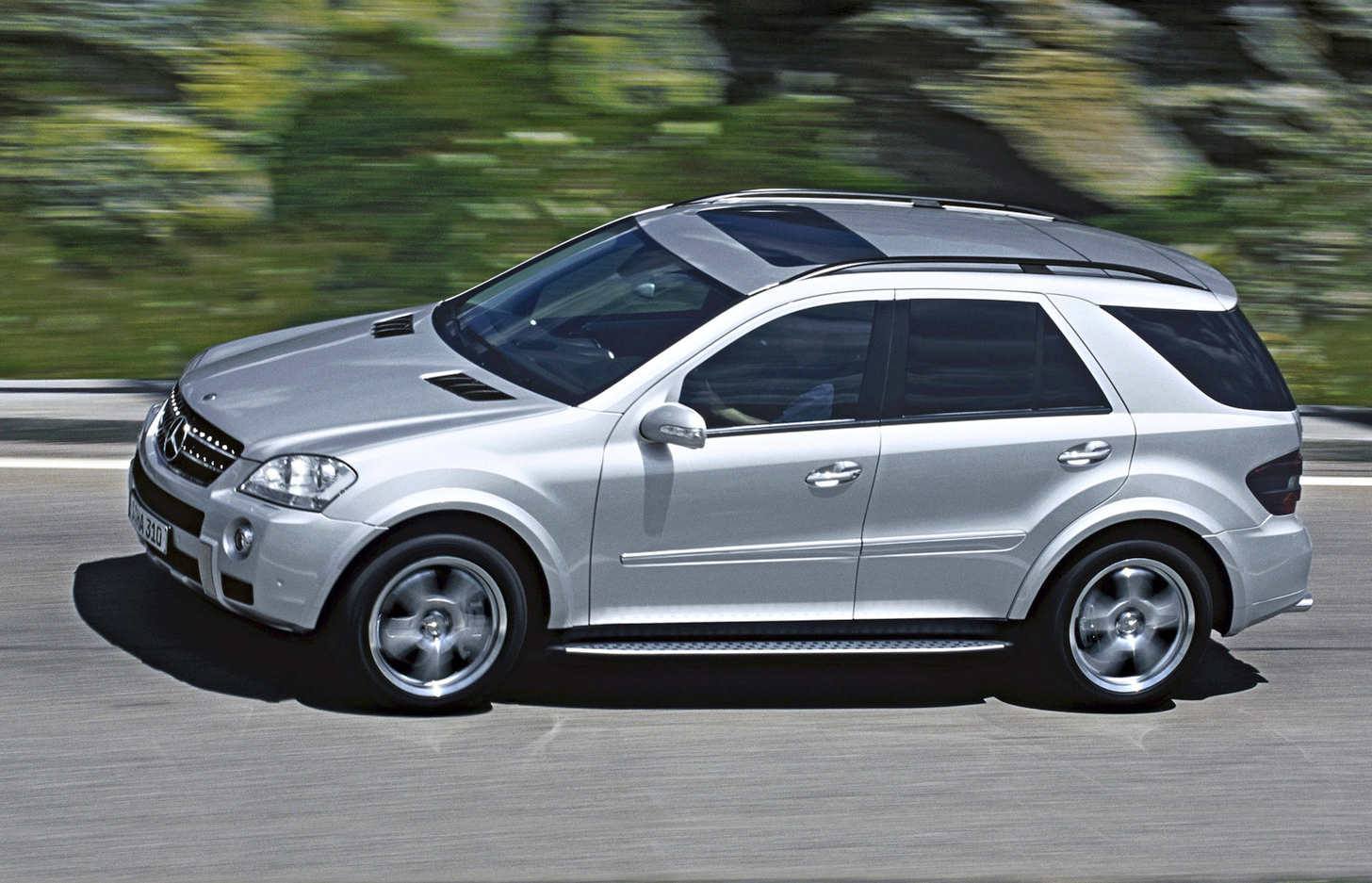 Mercedes-Benz ML350 V6_SUV