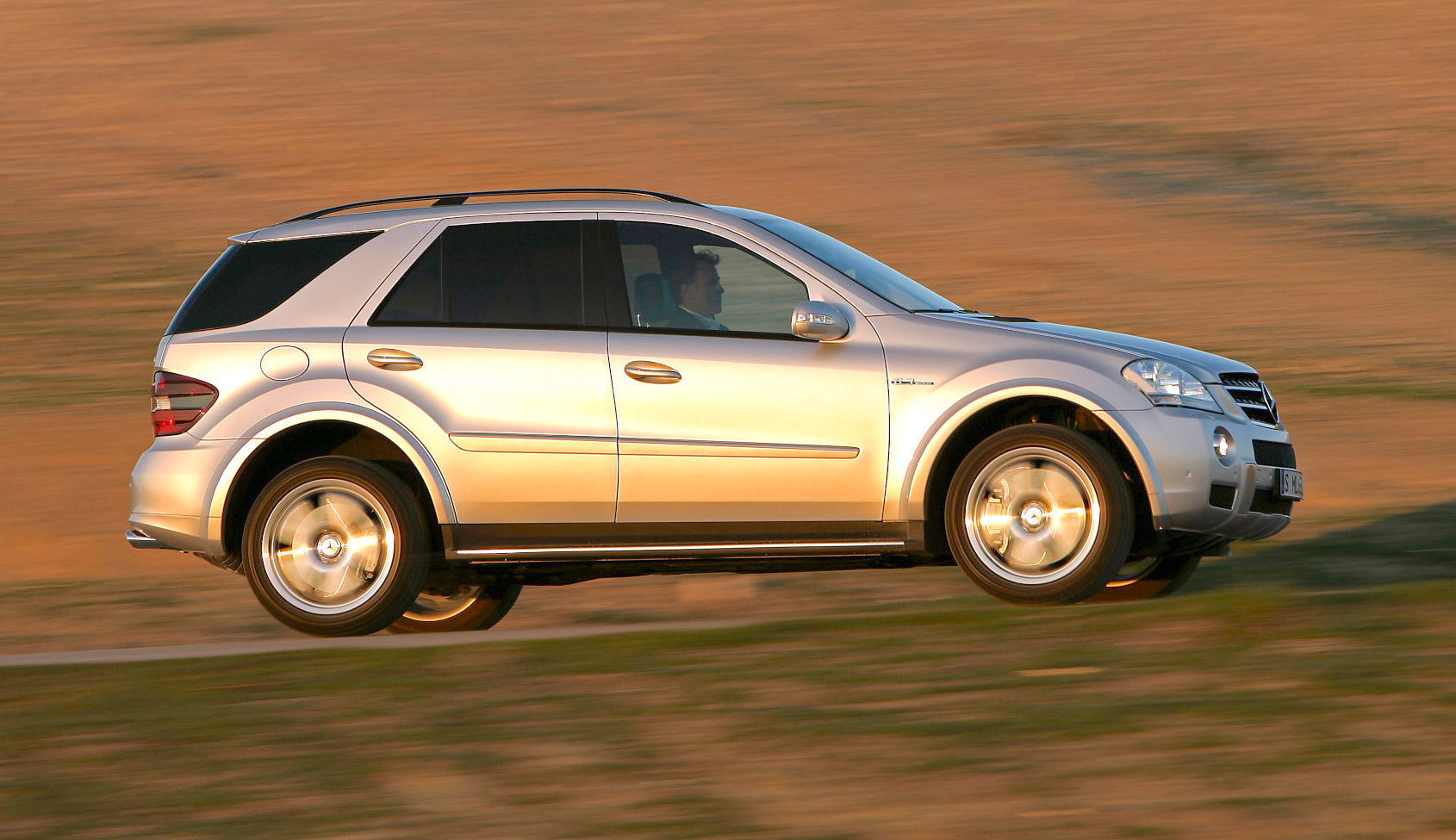 Mercedes-Benz ML350 V6_SUV