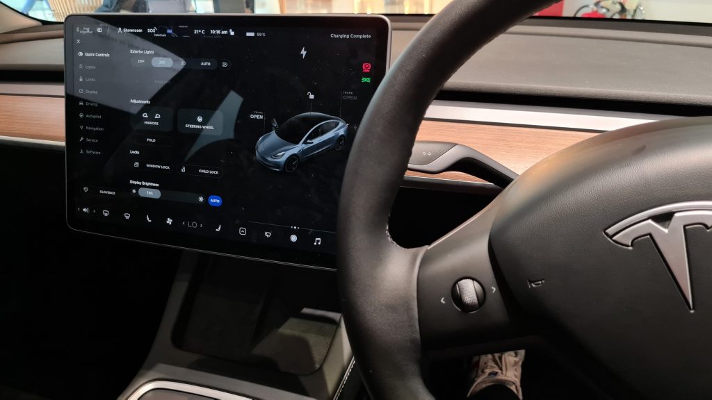 tesla model 3 showroom mode