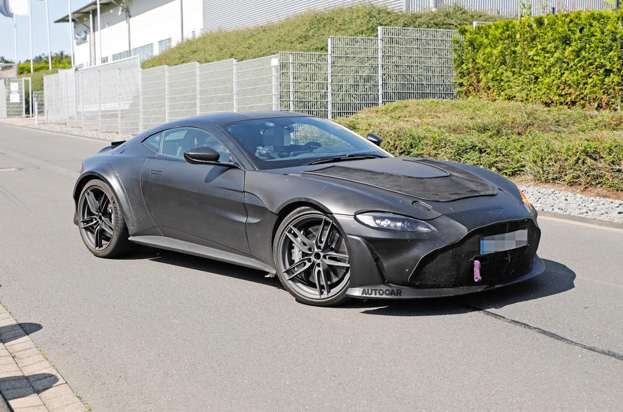 Aston Martin v12 Vantage s