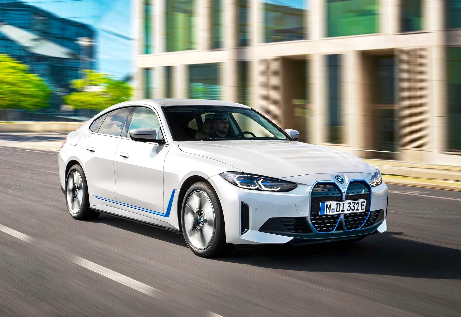 BMW i4