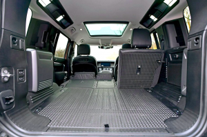 Land Rover Defender rear space