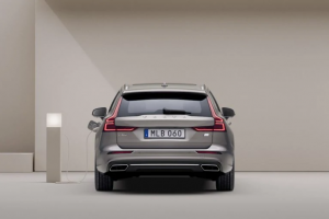 Volvo V6 Recharge charging