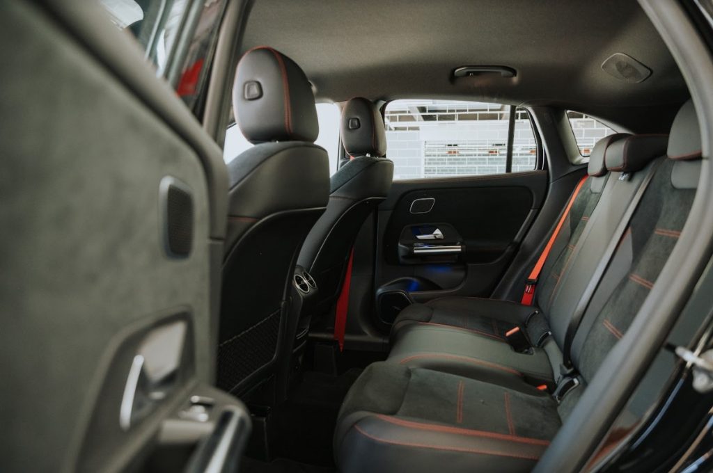 Mercedes-AMG GLA 35 4MATIC interior