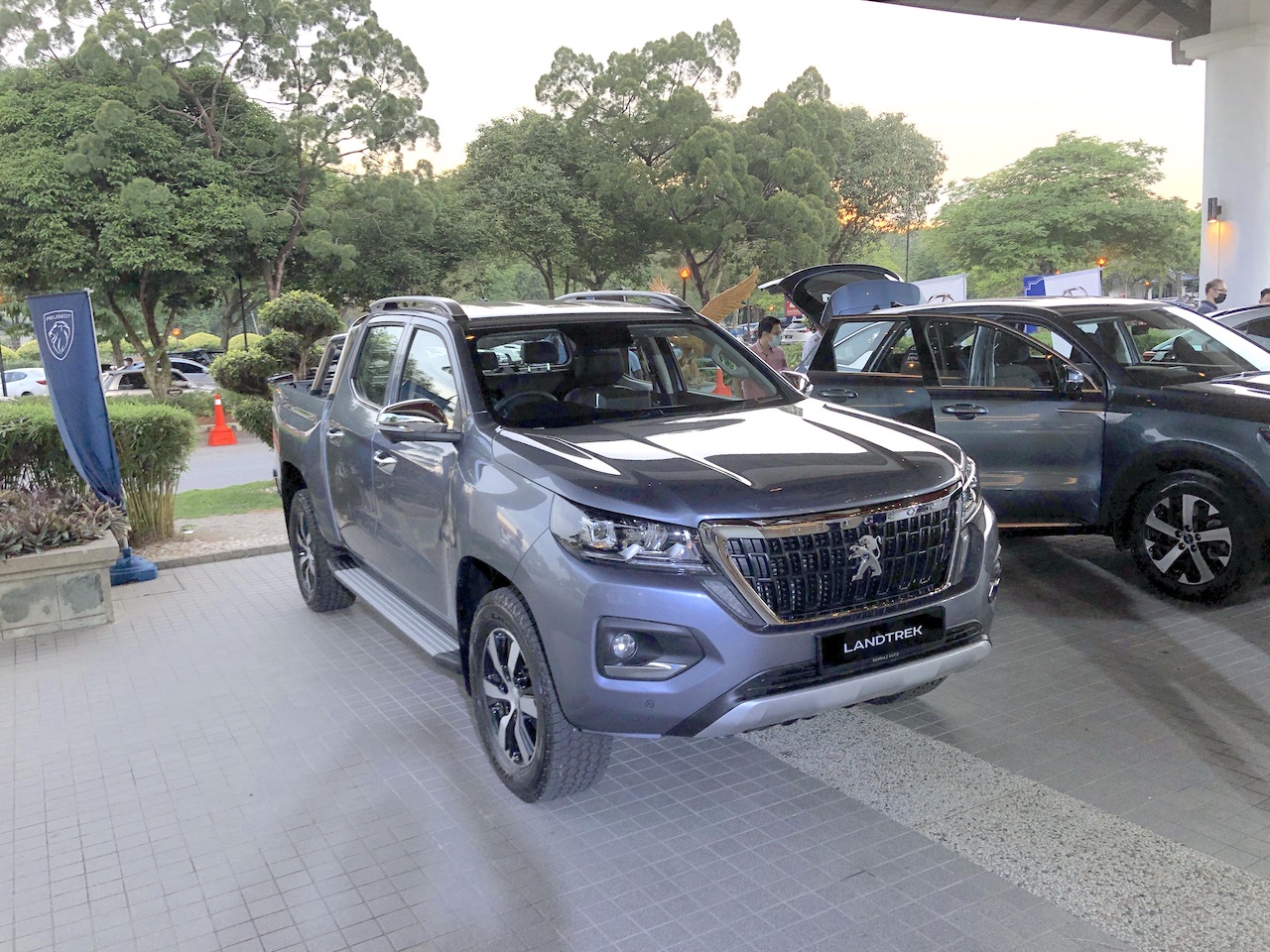 Peugeot Landtrek pickup truck