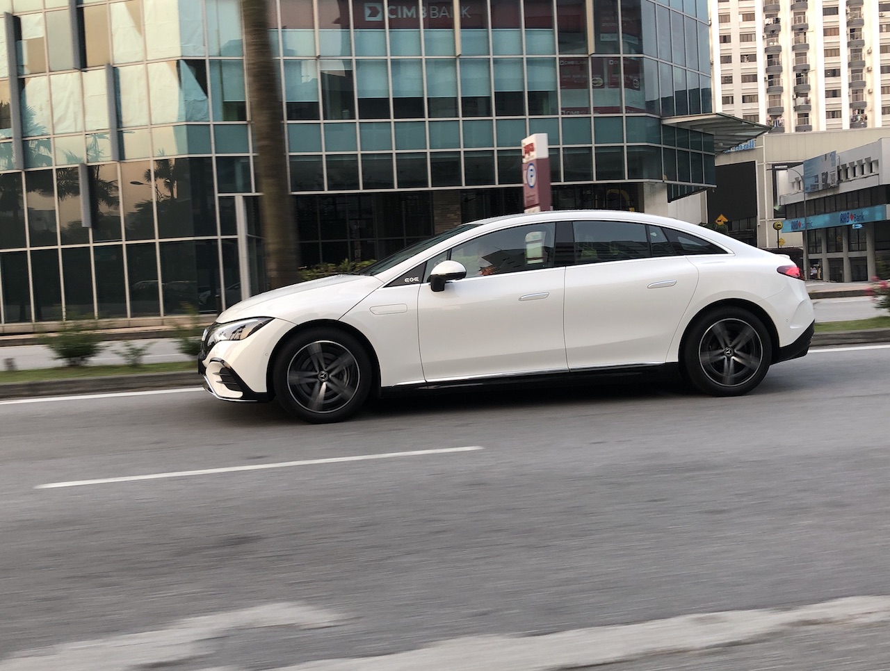 Mercedes-Benz EQE 350+ Is VOTY 2023 Electric Luxury Sedan - Automacha